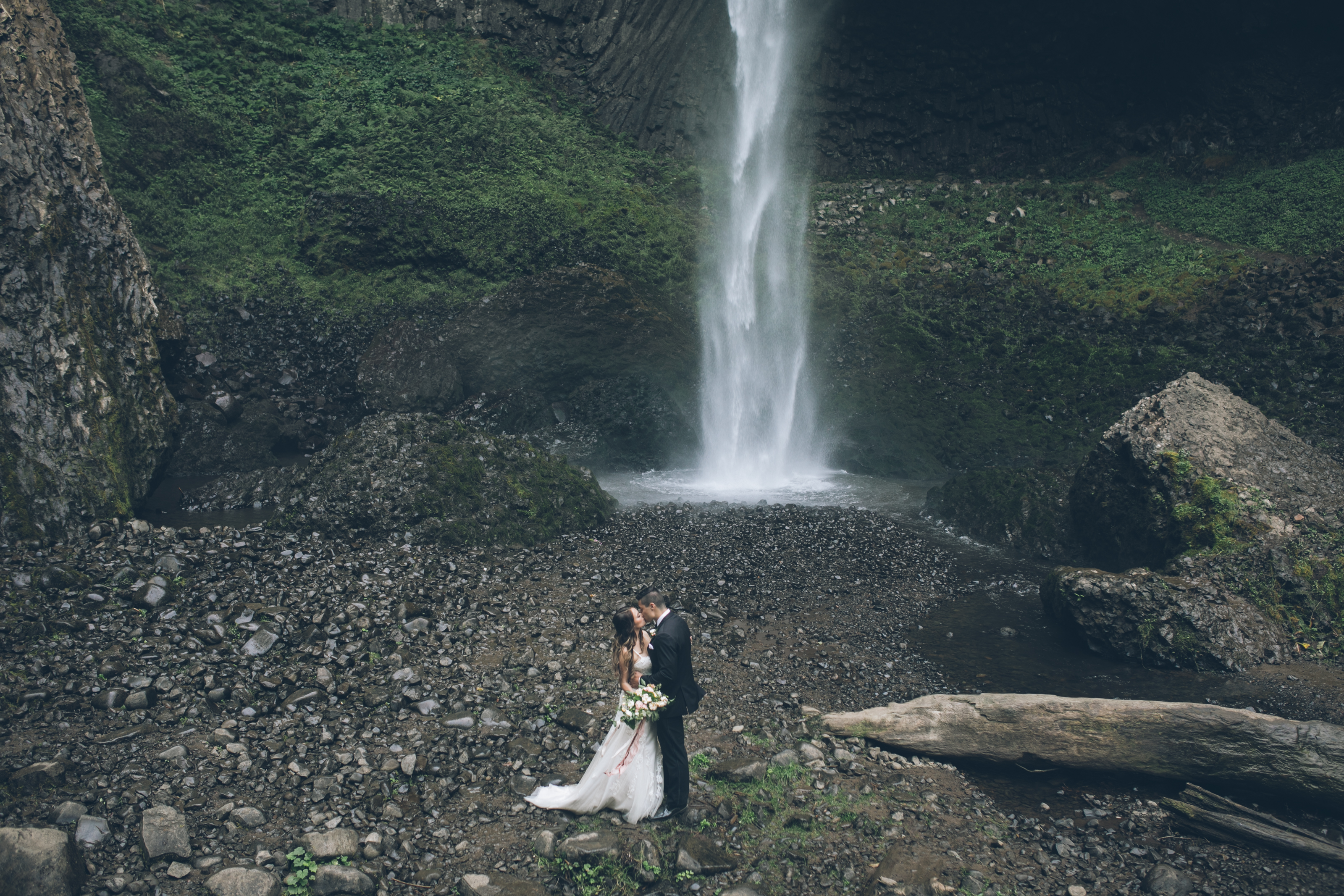 Latourell Waterfall Oregon Elopement Photographers Elope In Oregon Aniko Photography